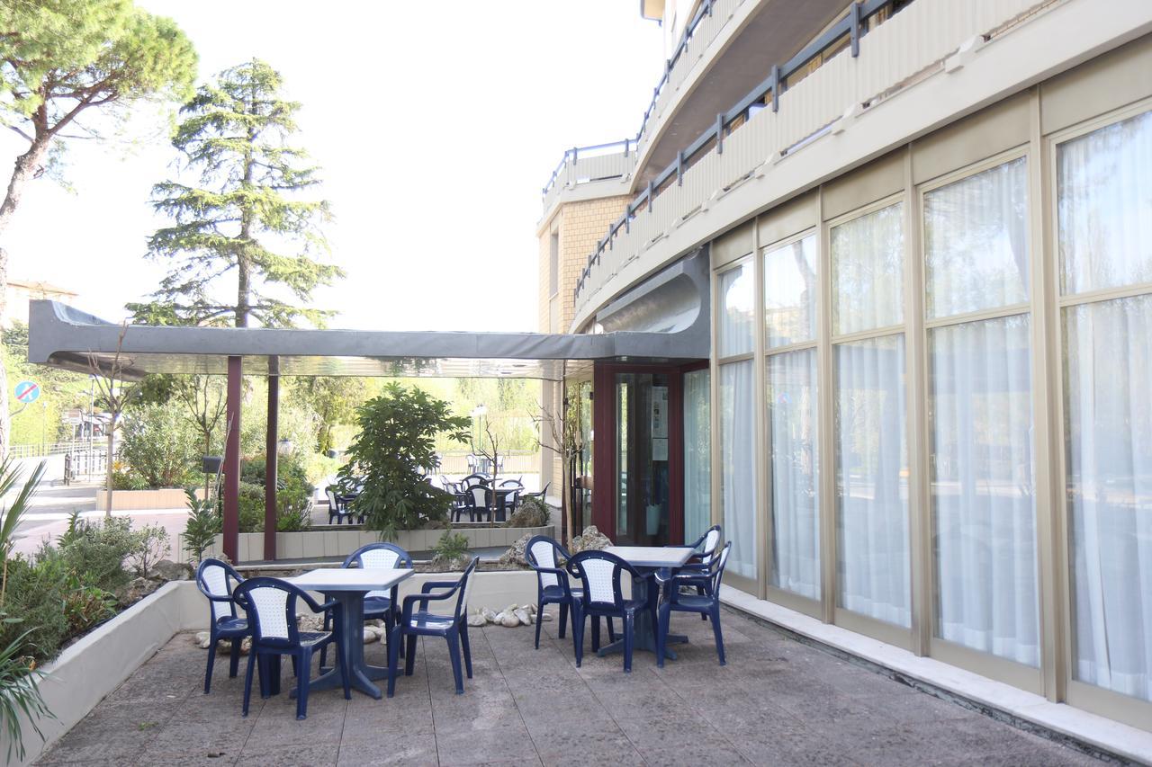 Hotel Cristallo Риоло Терме Екстериор снимка